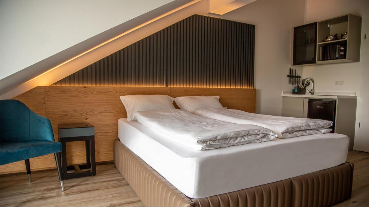 בורנהיים Rheinapart Hotel Und Boardinghouse מראה חיצוני תמונה